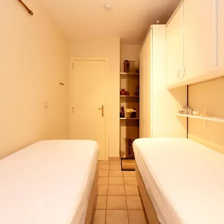 In With Views Миделкерк