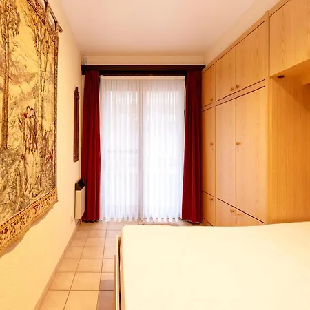 In With Views Апартаменты